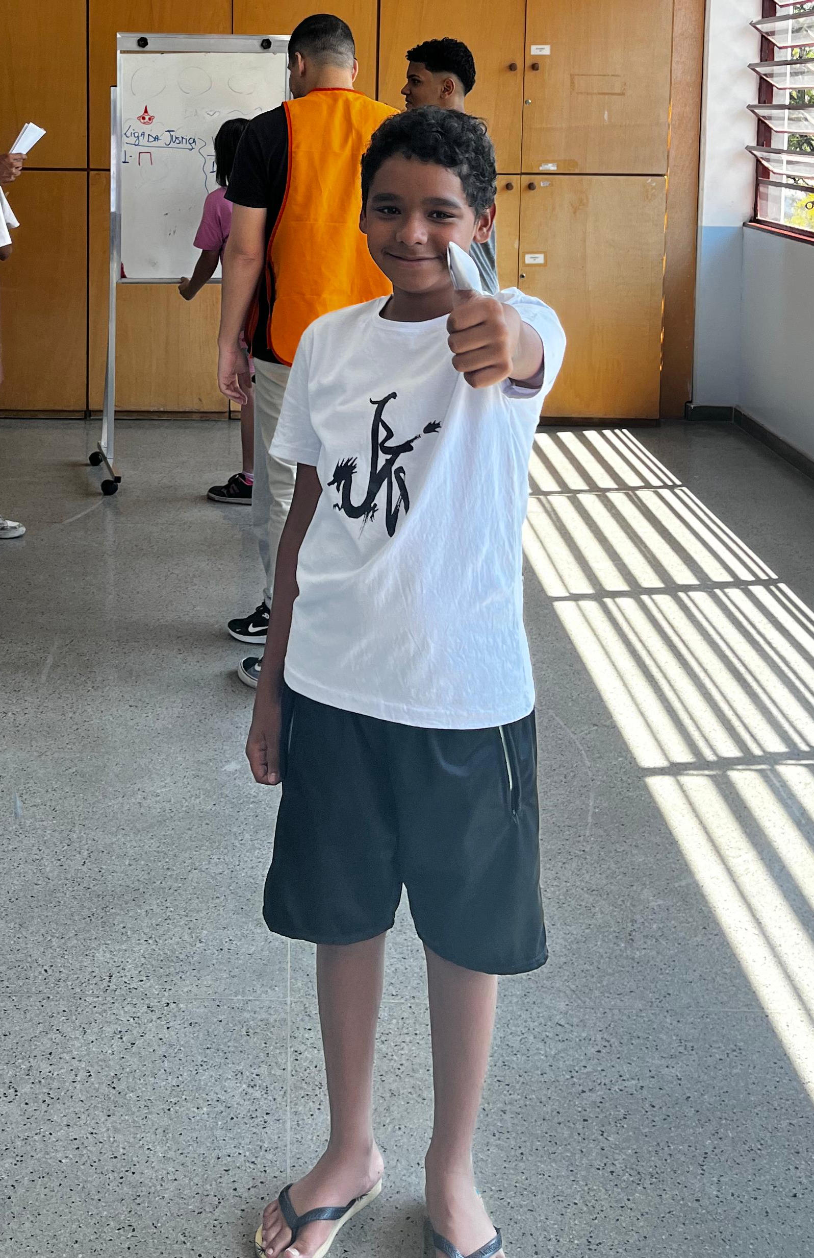 Criança participando do projeto Crierê